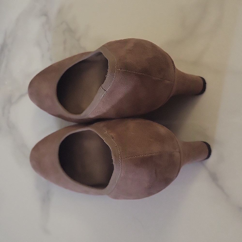Shoes - Picture 4 of 6